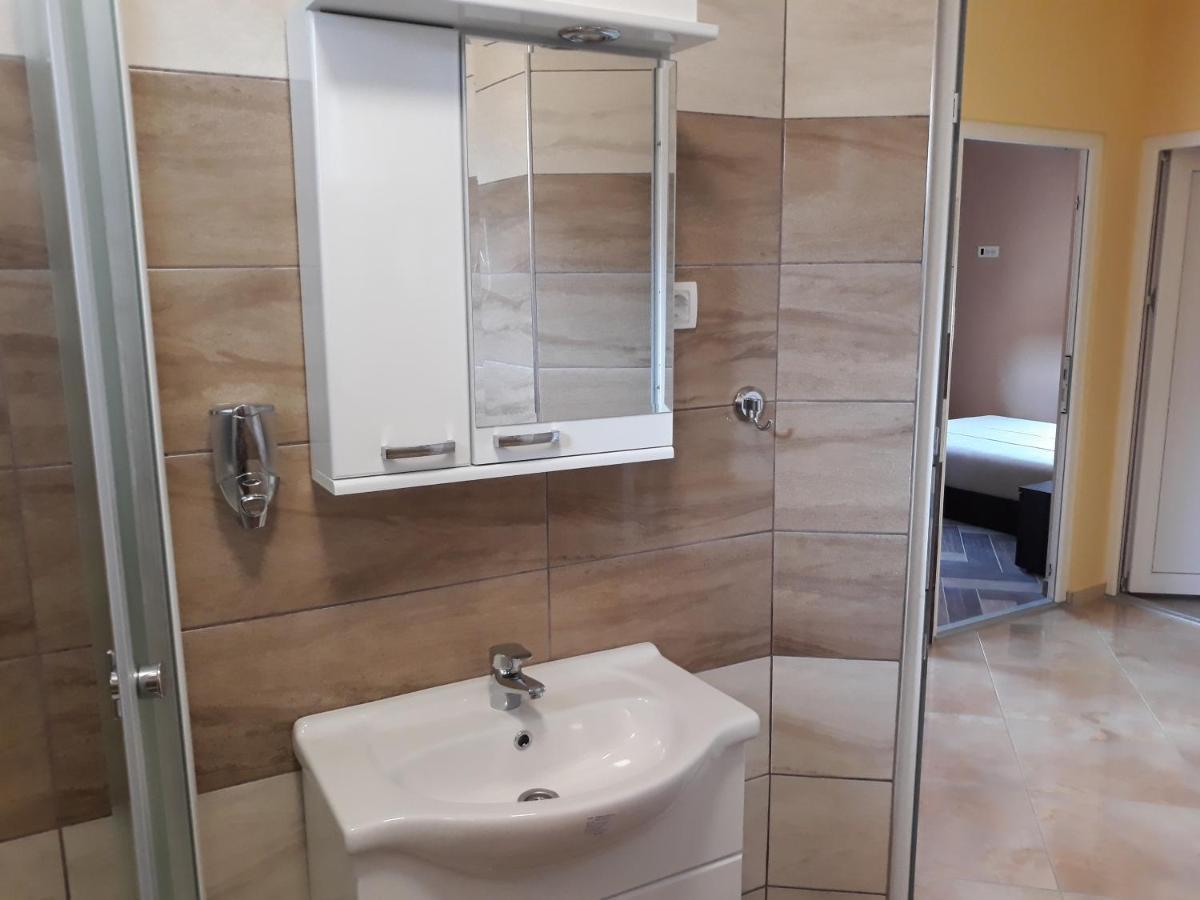 Andi Apartman Pacir Exterior photo